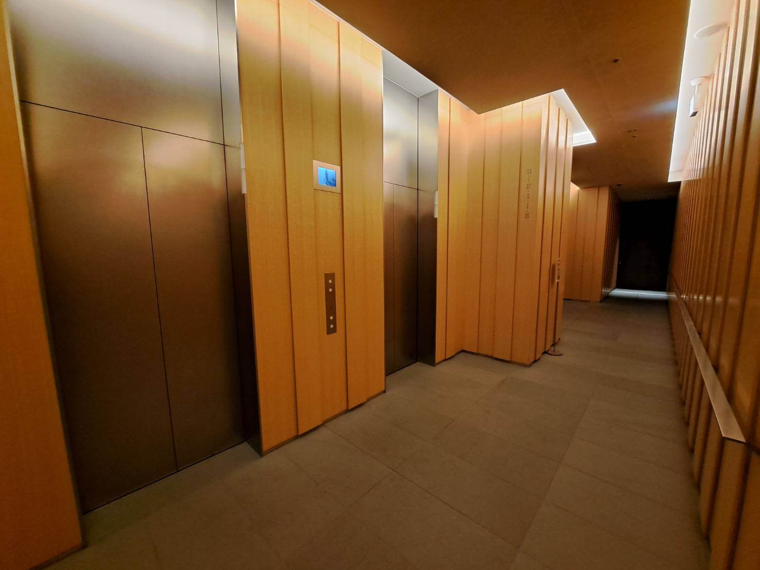 パークコート赤坂檜町のエレベーターホール