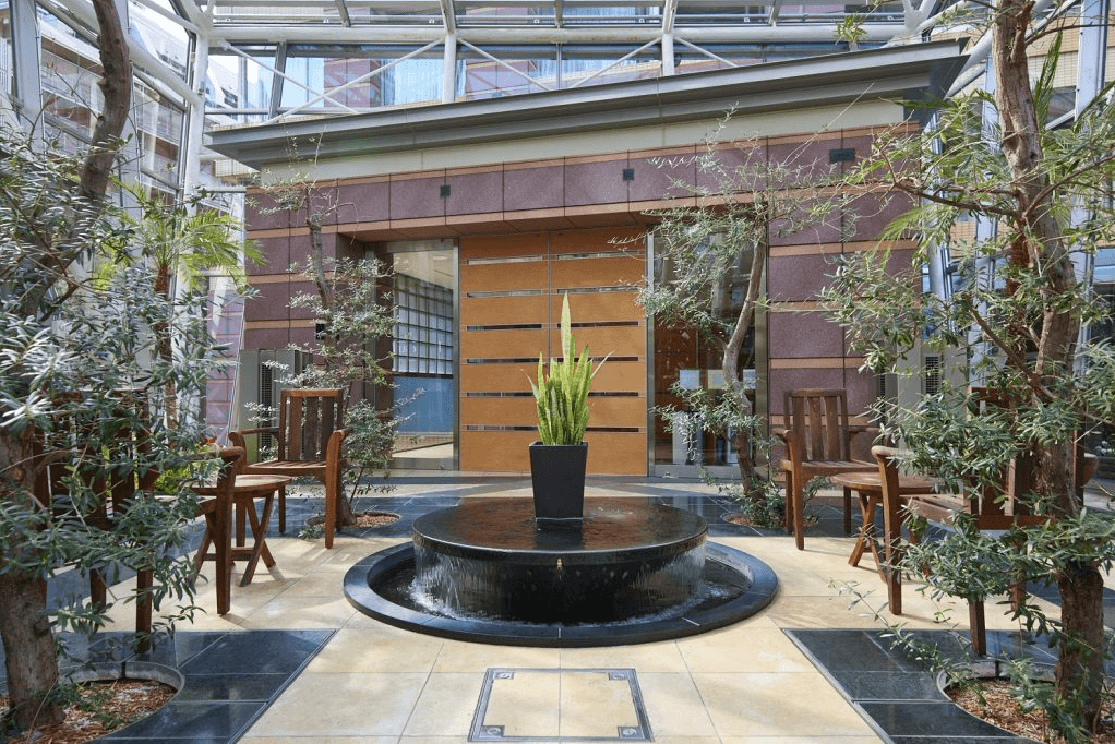 青山パークタワー ガーデンエントランス