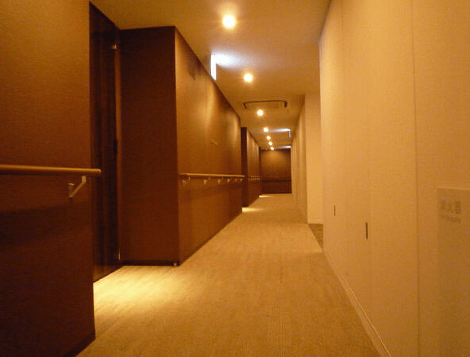 キャピタルゲートプレイスの内廊下