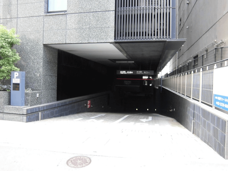 ラ・トゥール半蔵門の駐車場