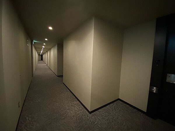 オリゾンマーレの内廊下