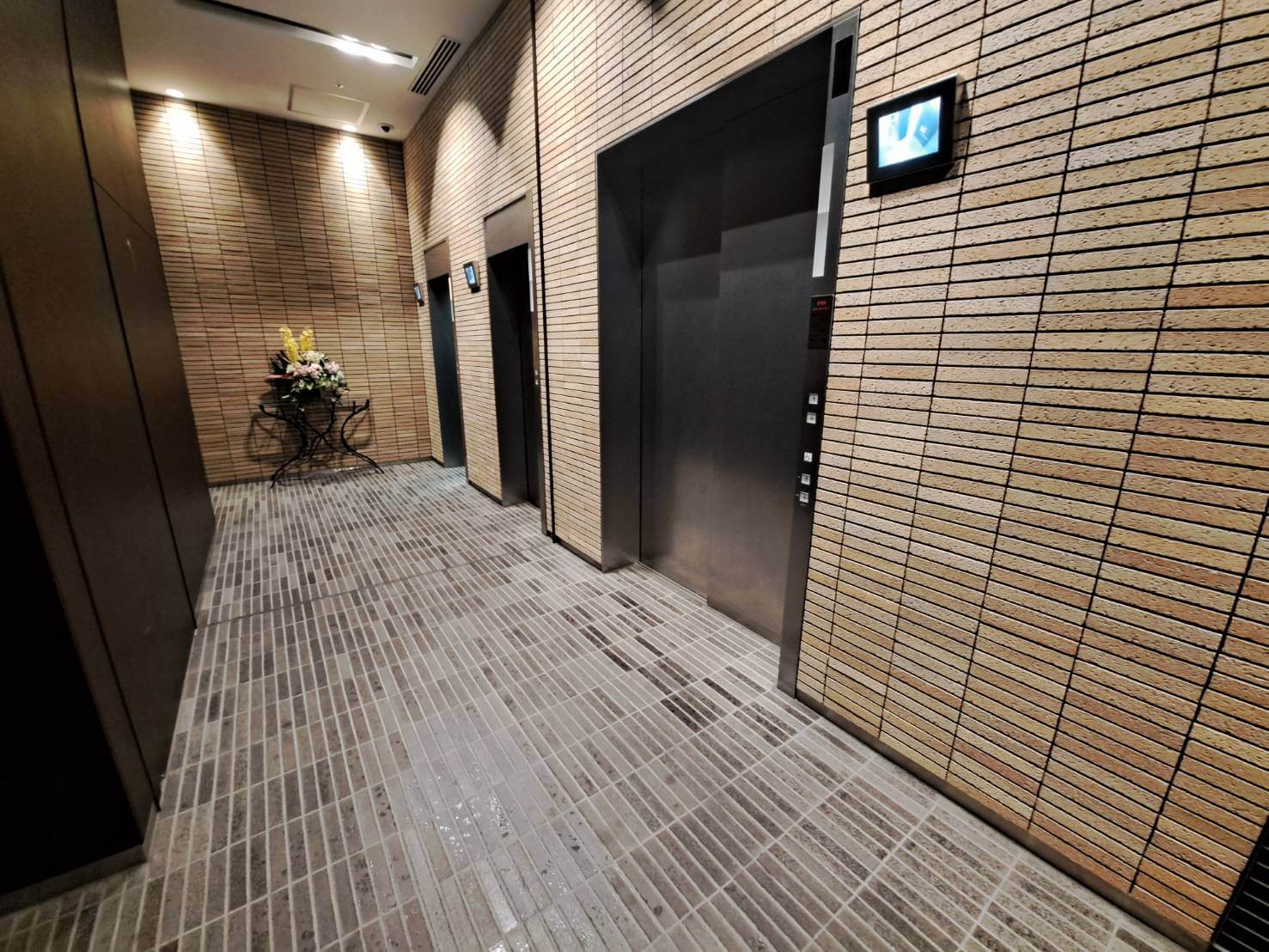 メルクマール京王笹塚のエレベーターホール