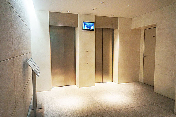 南青山マスターズハウスのエレベーターホール
