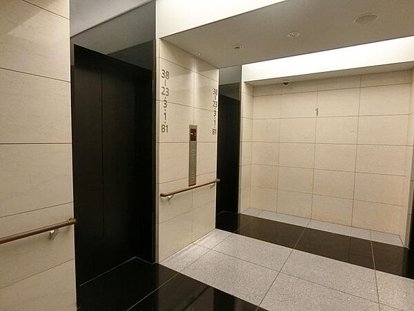 大崎ウエストシティタワーズのエレベーターホール