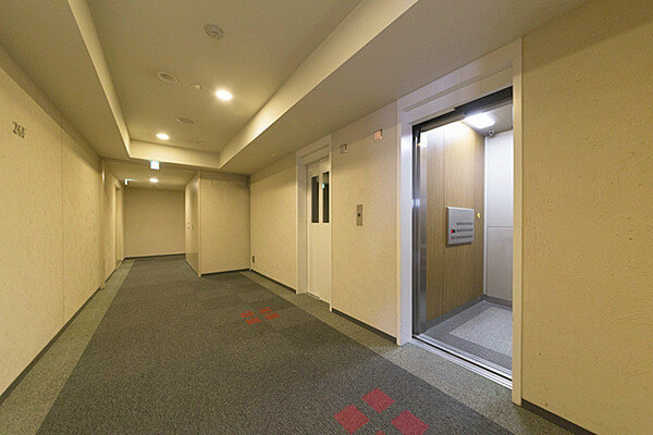 コスモ東京ベイタワーの共用廊下