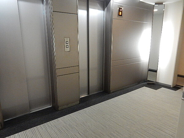小石川パークタワーのエレベーターホール
