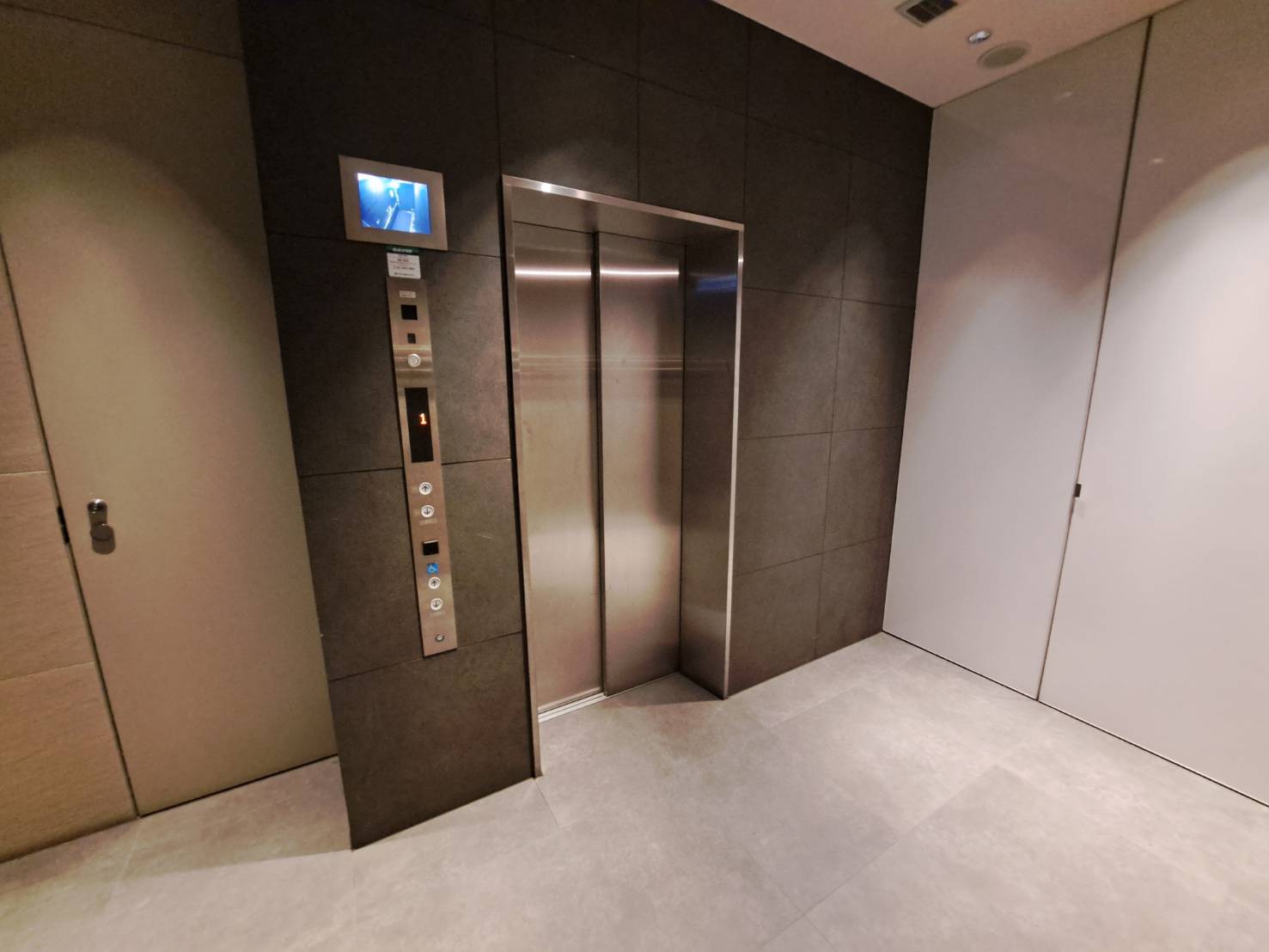 パークアクシス月島マチュアスタイルのエレベーター