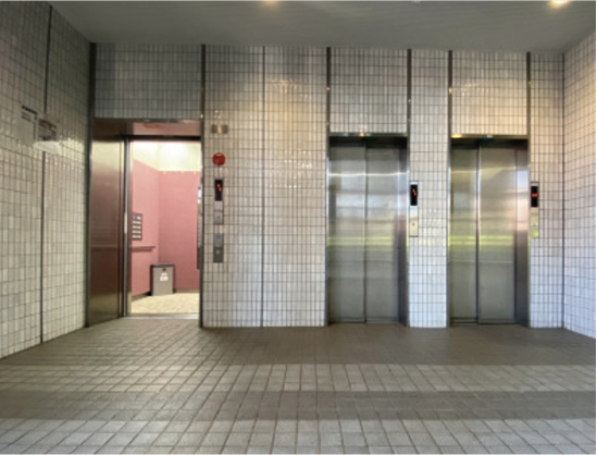 西戸山タワーホウムズのエレベーターホール