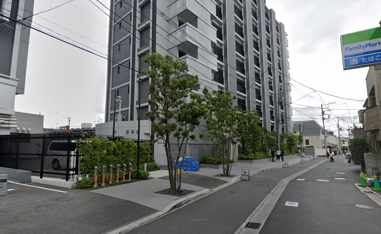 シティタワー駒沢大学の入口周辺